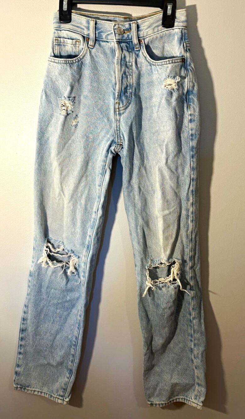PacSun Women’s Light Wash Distressed Mom Jeans, High Rise Relaxed, 2XS